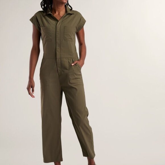 Title Nine Evelyn Short Sleeve Jumpsuit L Moss Green Athleisure Golf Travel - Picture 1 of 8